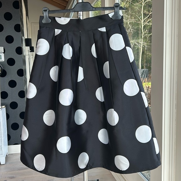 Dresses & Skirts - Black & White Large Polka Dot Satiny Circle Skirt SZ M